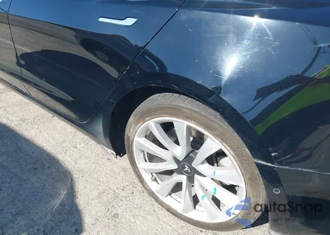 2020 Tesla Model 3 Long Range Dual Motor All-Wheel Drive z USA, uszkodzony, nr VIN 5YJ3E1EB0LF600764
